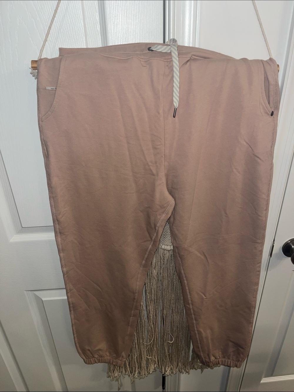 Vuori drawstring joggers tan/pink hint